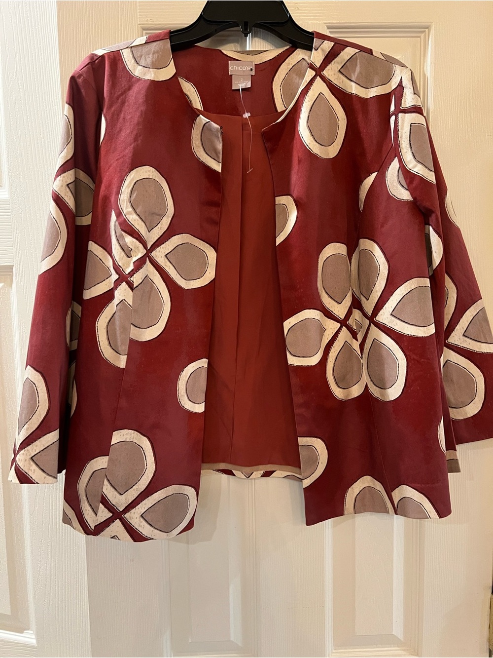 Chico’s Red Burgundy Abstract Floral Print Open Front Jacket Size 2 L/12